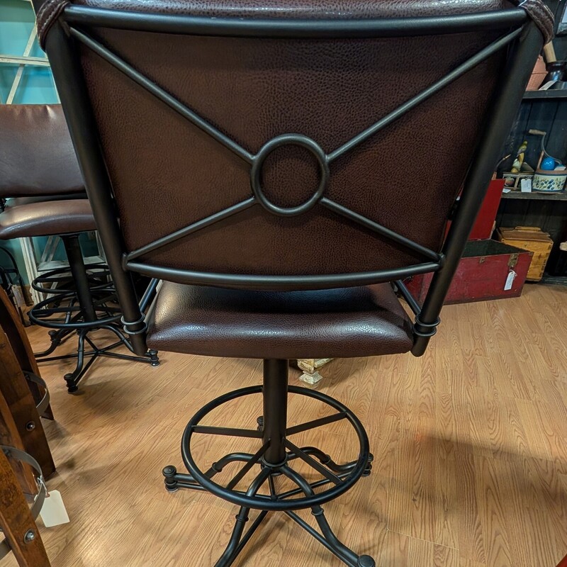 Wesley Allen Tilt Swivel, Brown Leather<br />
28 x 28 x 45h<br />
Seat Height 29in