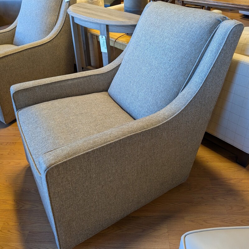 Norwalk Stephanie Swivel, Gray<br />
29.5 x 38 x 38