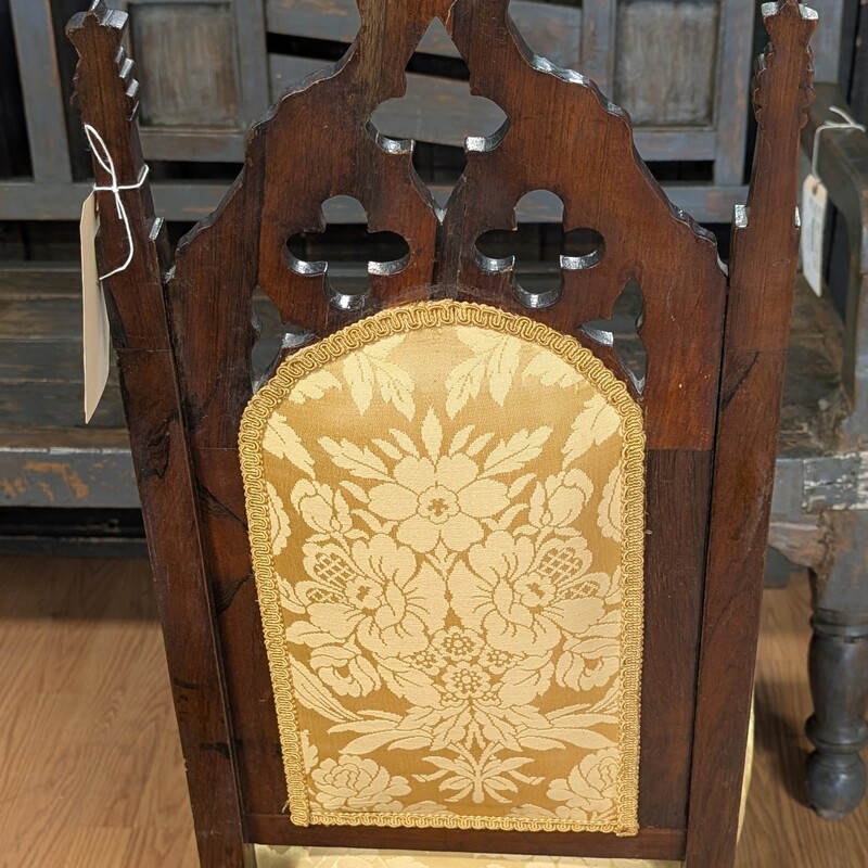 American Gothic Revival, 19th century, Lovely<br />
18 x 20 x 48