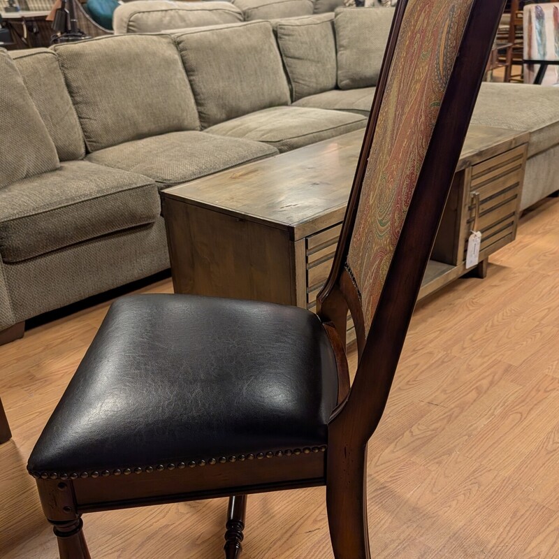 Paisley Back Side Chairs, Set Of 4<br />
22 x 22 x43h<br />
SH 18in